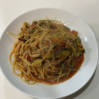 キノコと水なすのトマトソースパスタ